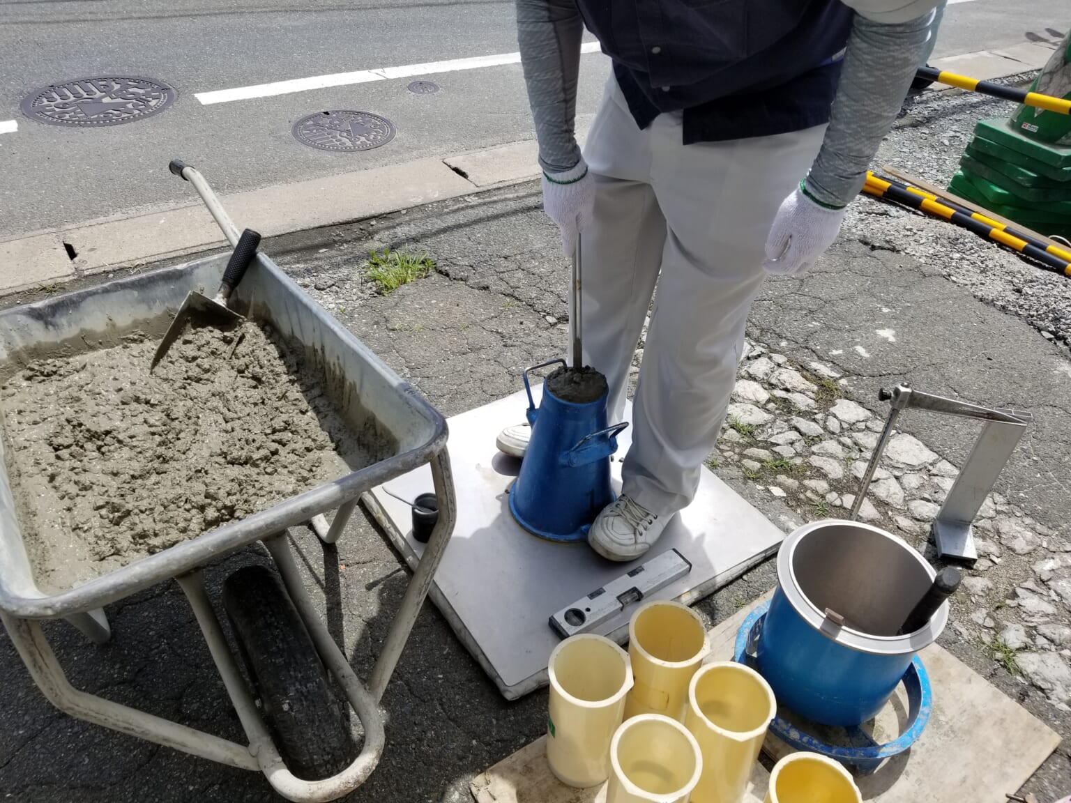 スランプ試験 | 株式会社コンクリートサポートセンター